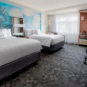 Queen Room Mobility or hearing accessible